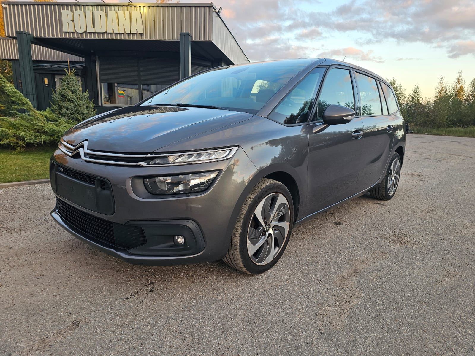 Citroen Grand C4 Picasso, 1.2 l., Минивэн, 2017-10/naudoti automobiliai/Roldana