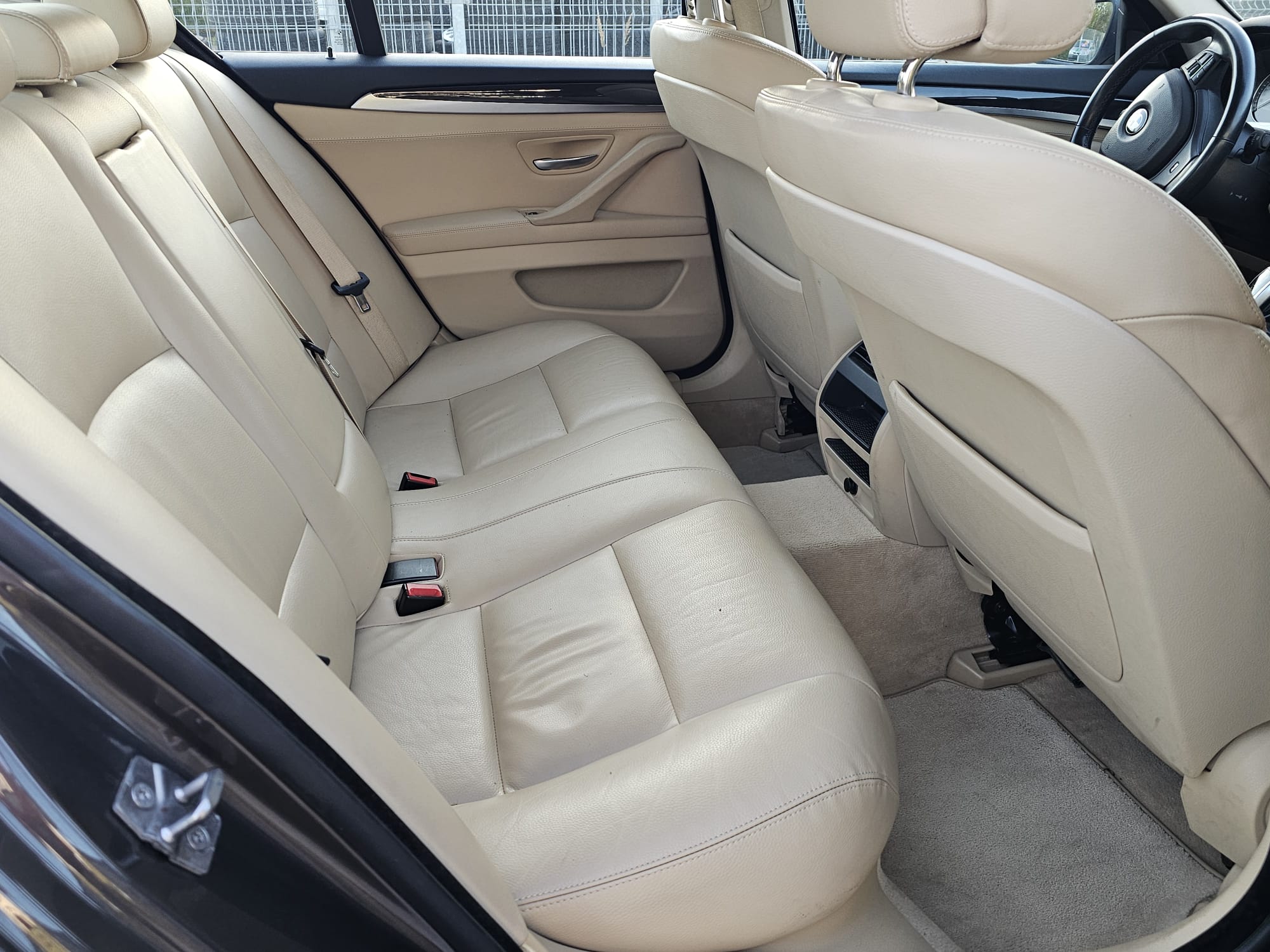 BMW 525, 2.0 l., sedanas, 2012-03/naudoti automobiliai/Roldana