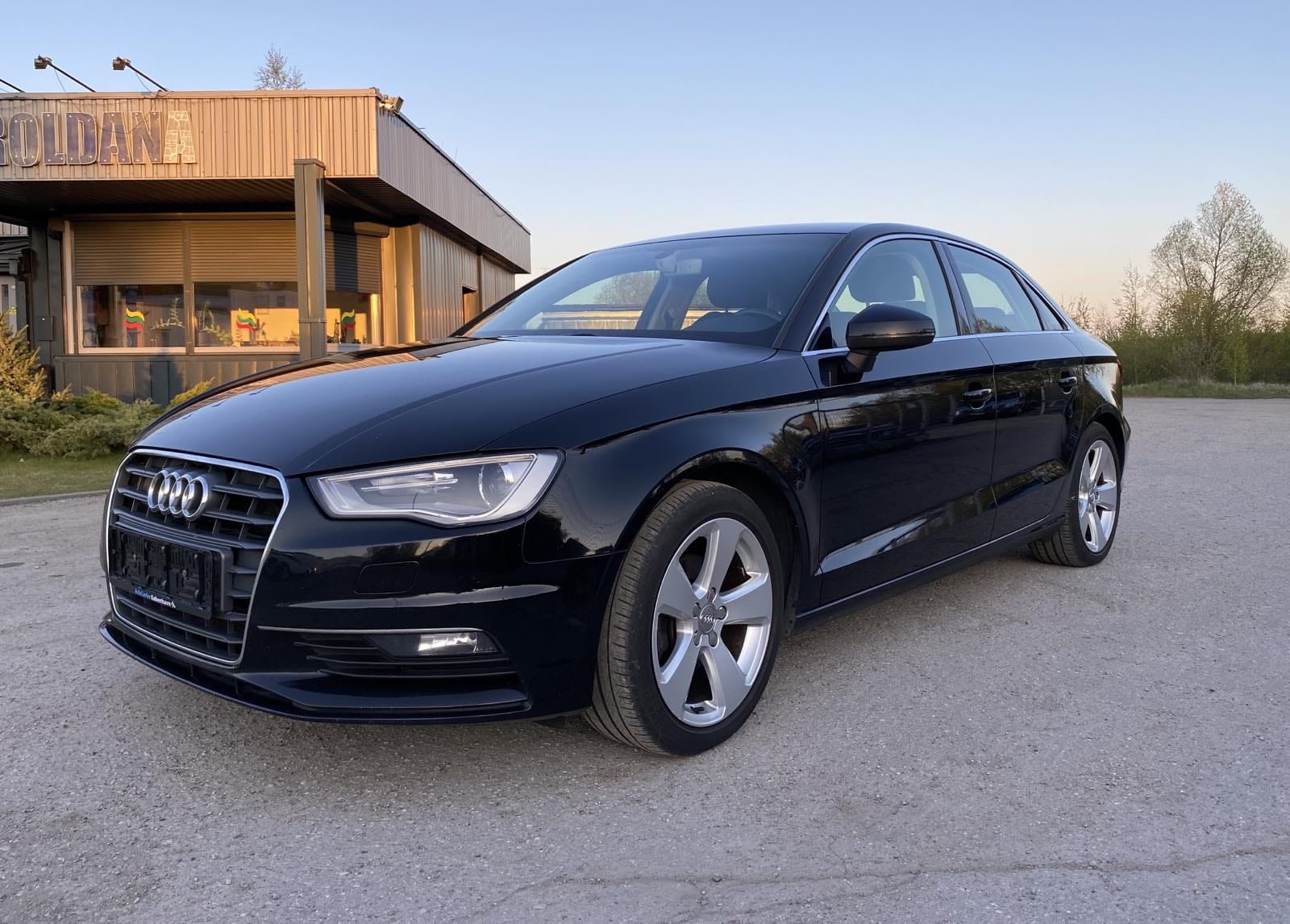 Audi A3, 1.6 l., sedanas,2015/naudoti automobiliai/Roldana