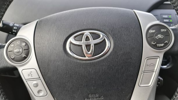 Toyota Prius, 1.8 l., hečbekas, 2011