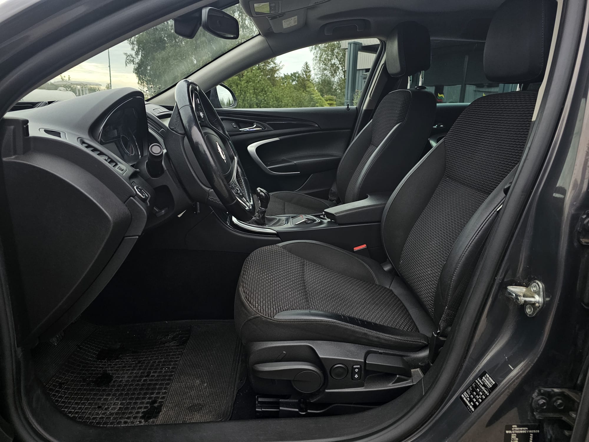 Opel Insignia, 2.0 l., universalas, 2014-09/naudoti automobiliai/Roldana
