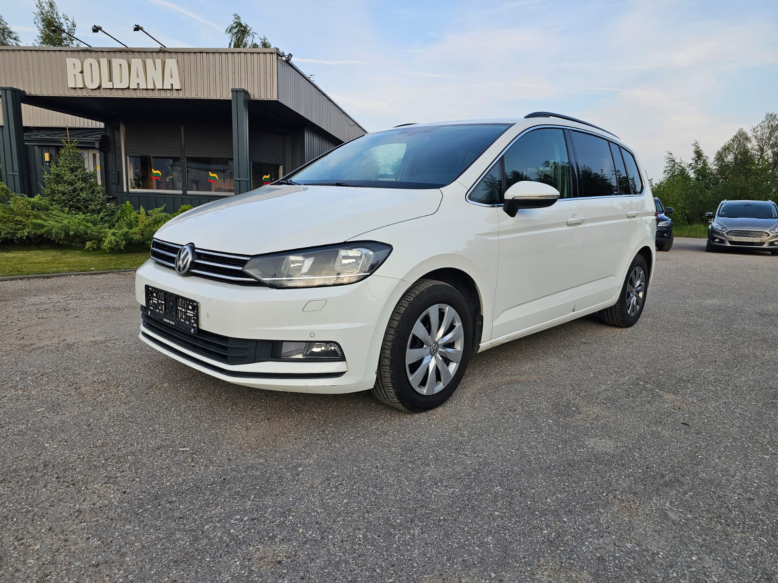 Volkswagen Touran, 1.6 l., Минивэн, 2017-05/naudoti automobiliai/Roldana