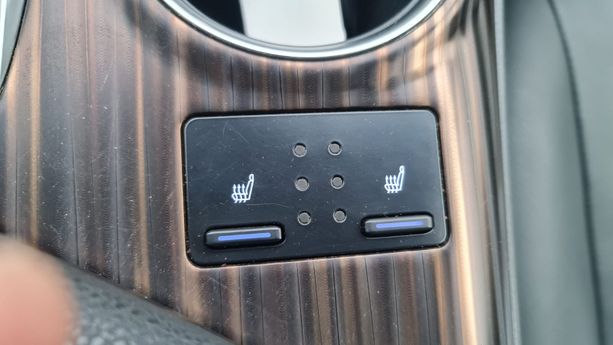 Toyota Camry, 2.5 l., sedanas, 2019
