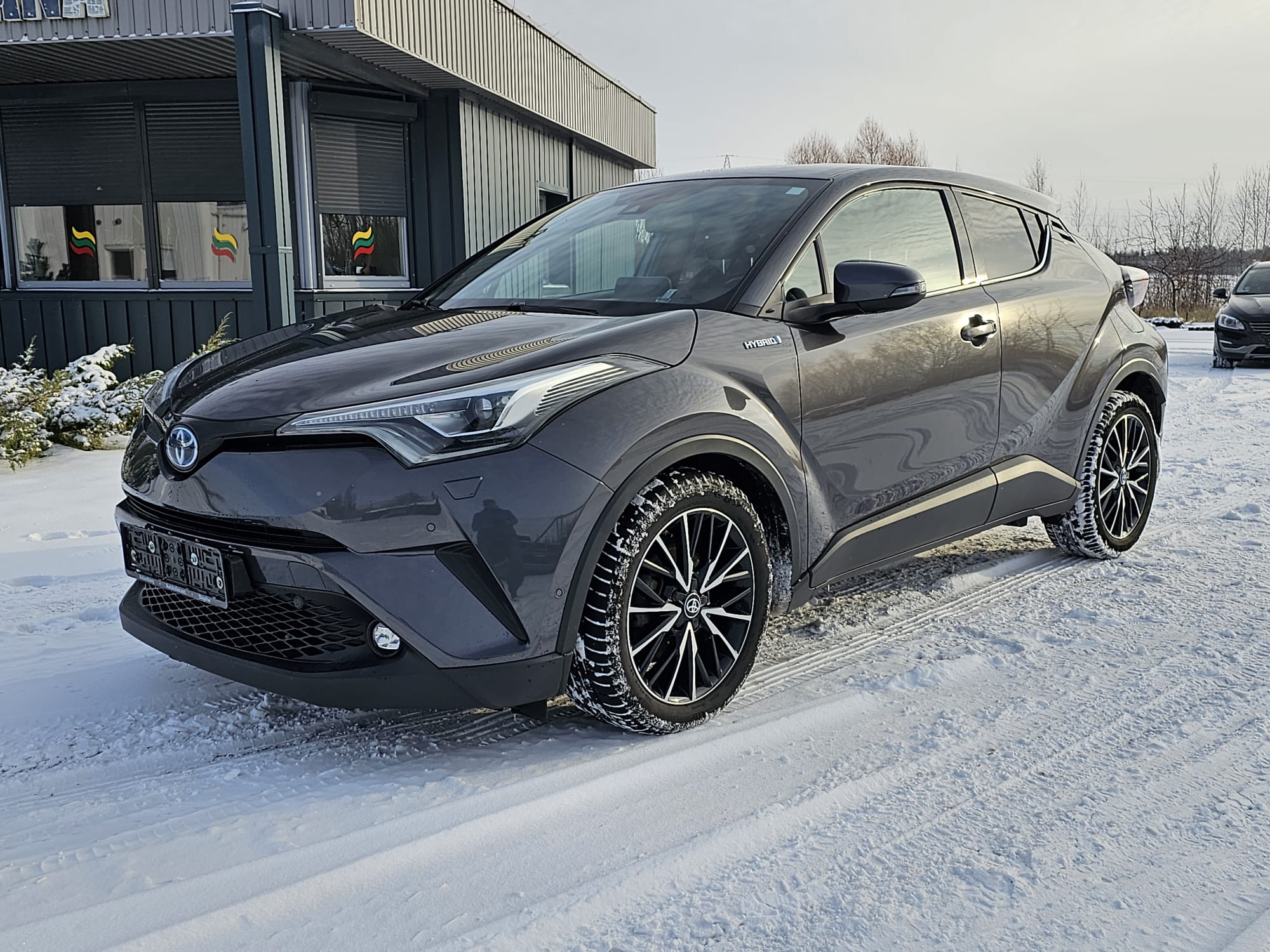 Toyota C-HR, 1.8 l., suv / off-road, 2017-06/naudoti automobiliai/Roldana