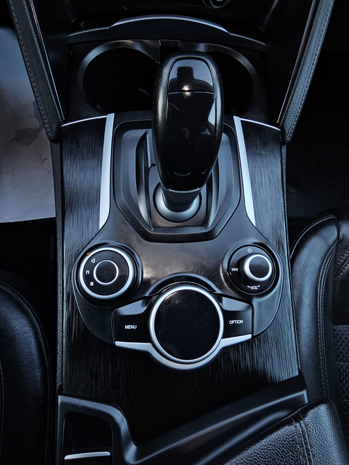Alfa Romeo Stelvio, 2.1 l., visureigis / krosoveris, 2018-02/naudoti automobiliai/Roldana