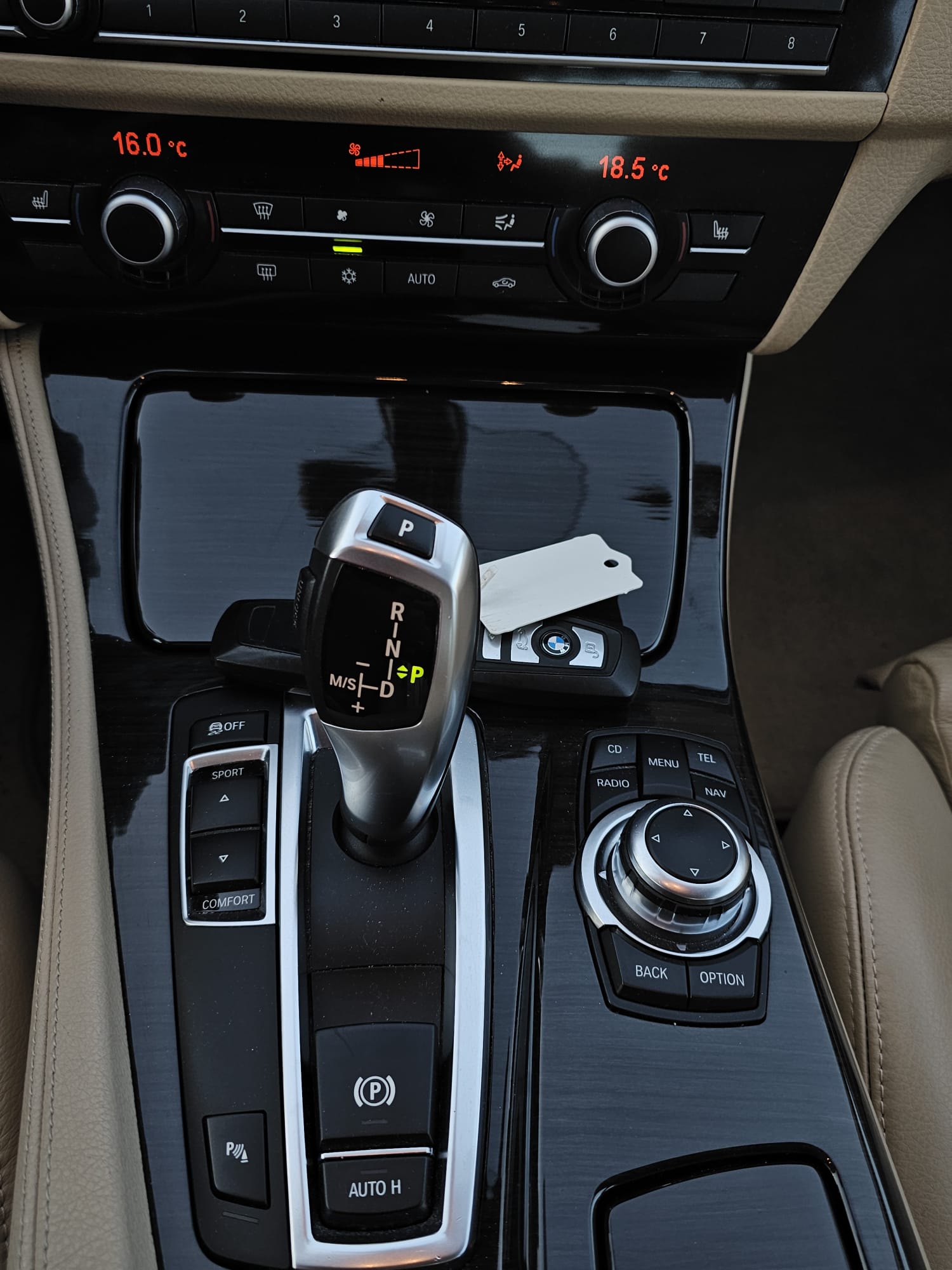 BMW 525, 2.0 l., sedanas, 2012-03/naudoti automobiliai/Roldana