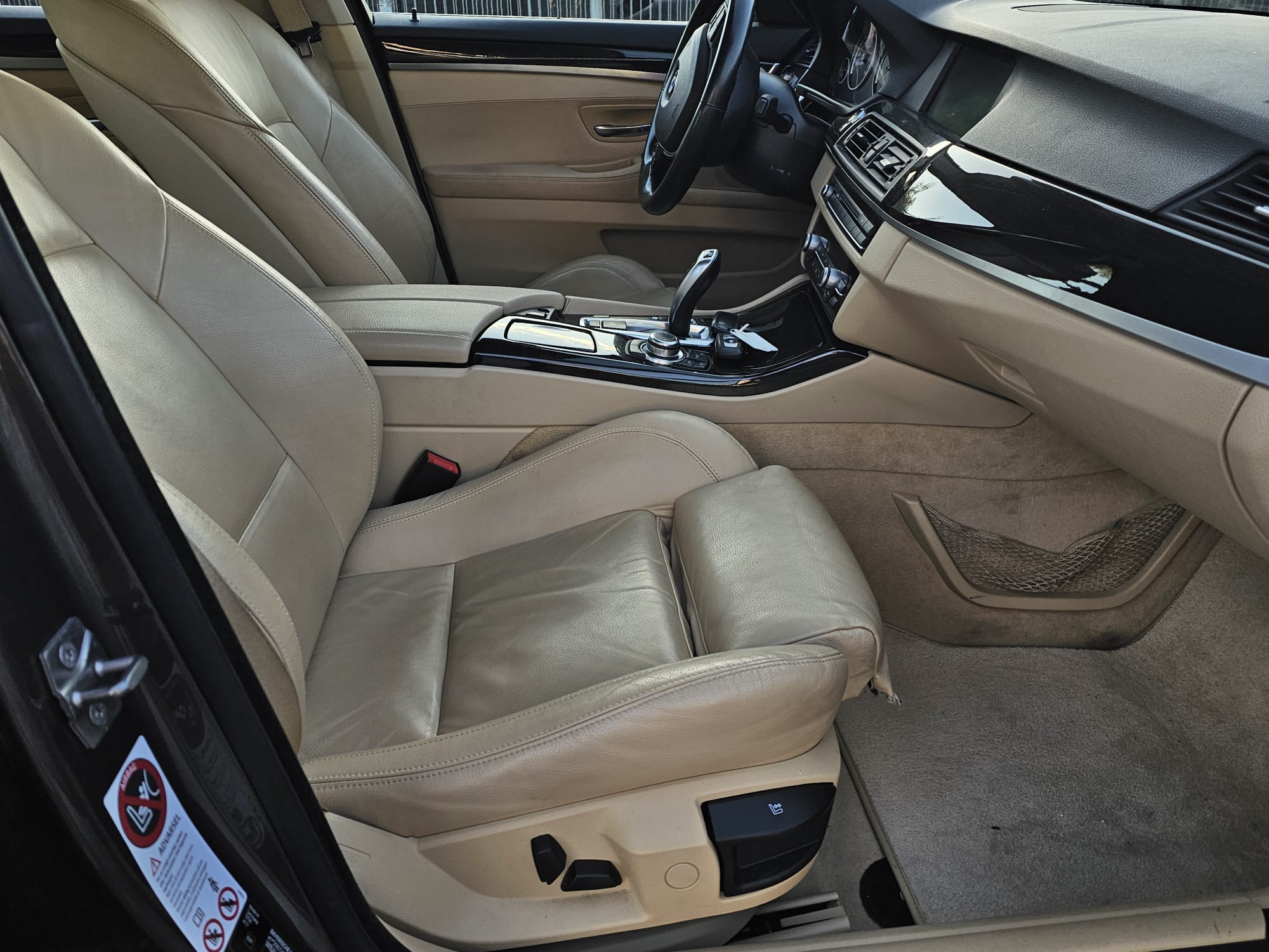 BMW 525, 2.0 l., sedanas, 2012-03/naudoti automobiliai/Roldana
