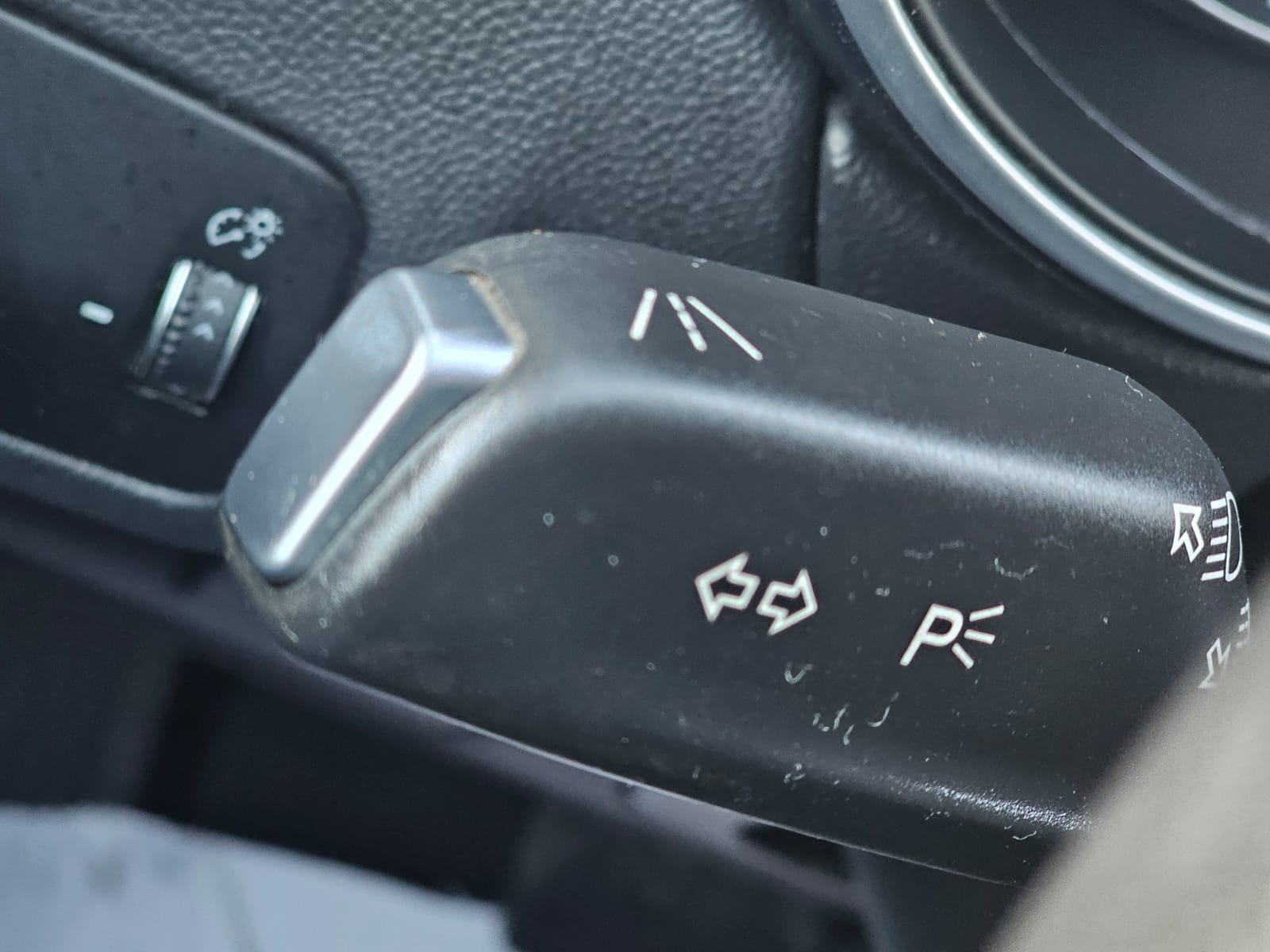 Alfa Romeo Stelvio, 2.1 l., visureigis / krosoveris, 2018-02/naudoti automobiliai/Roldana