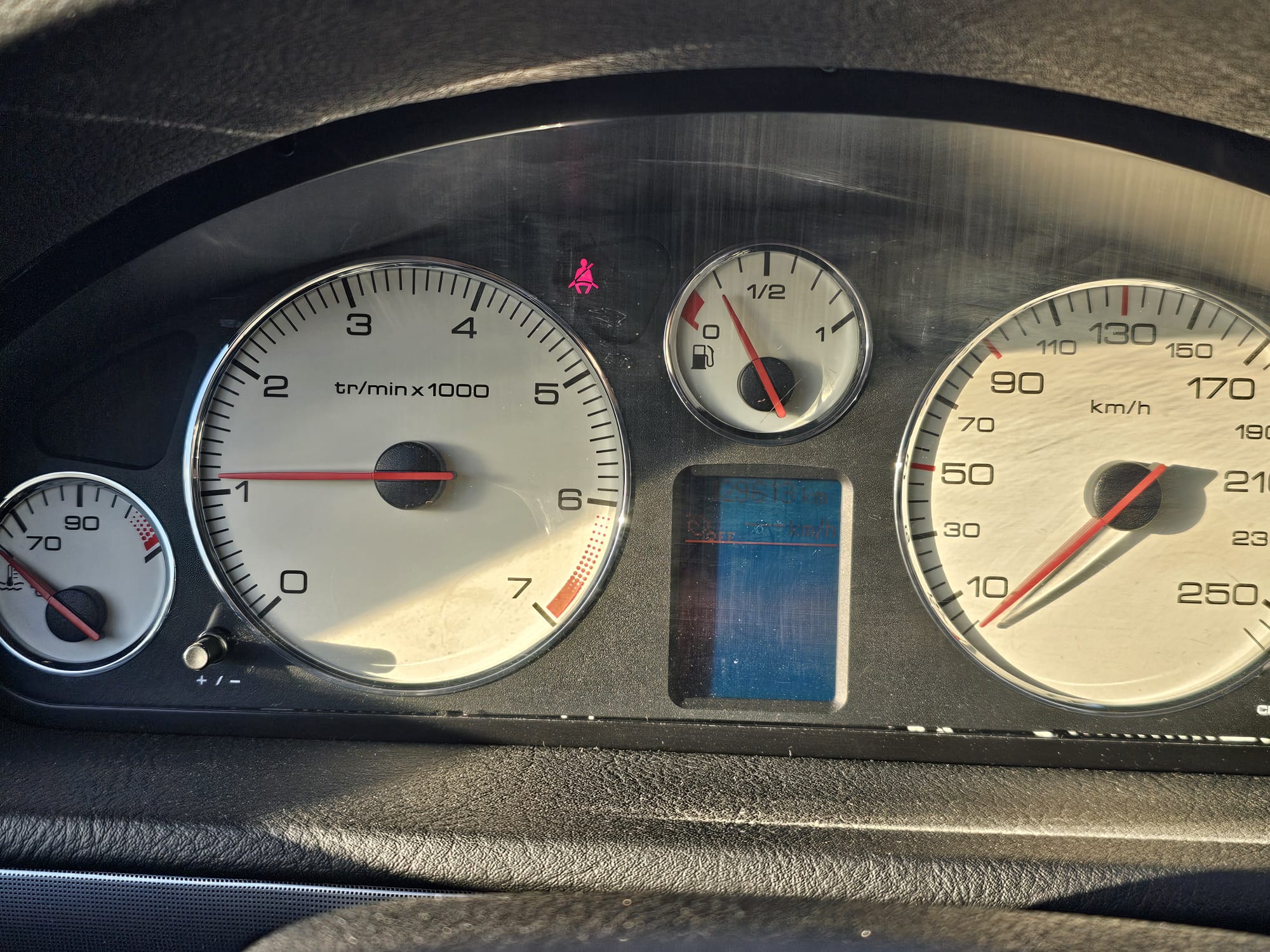 Peugeot 407, 2.0 l., sedanas, 2008-05/naudoti automobiliai/Roldana
