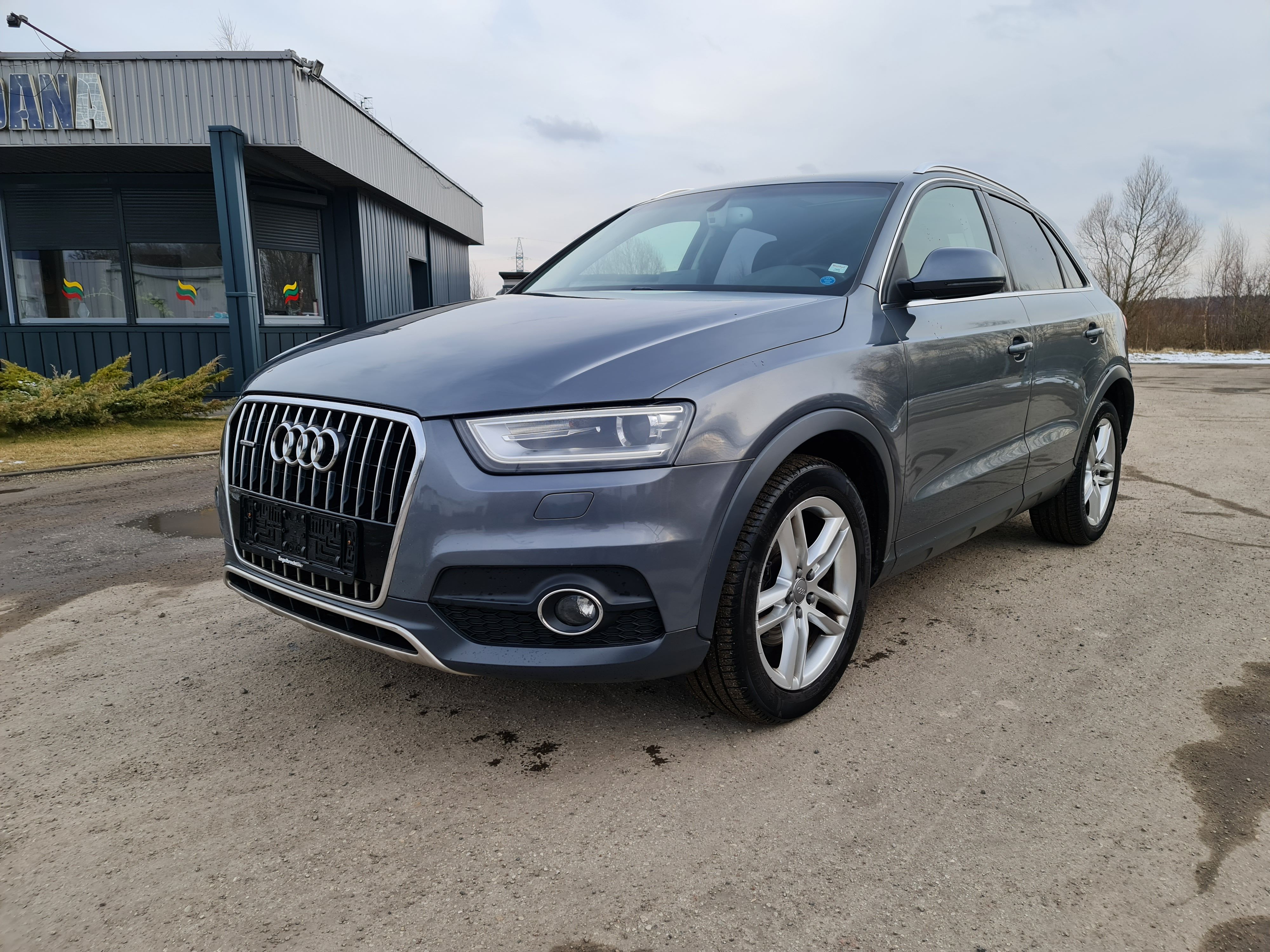 Audi Q3, 2.0 l., Внедорожник, 2012