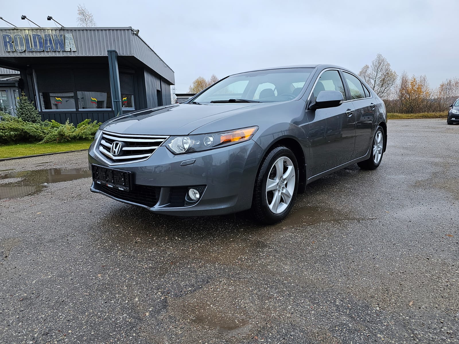 Honda Accord, 2.0 l., saloon / sedan, 2009-03/naudoti automobiliai/Roldana