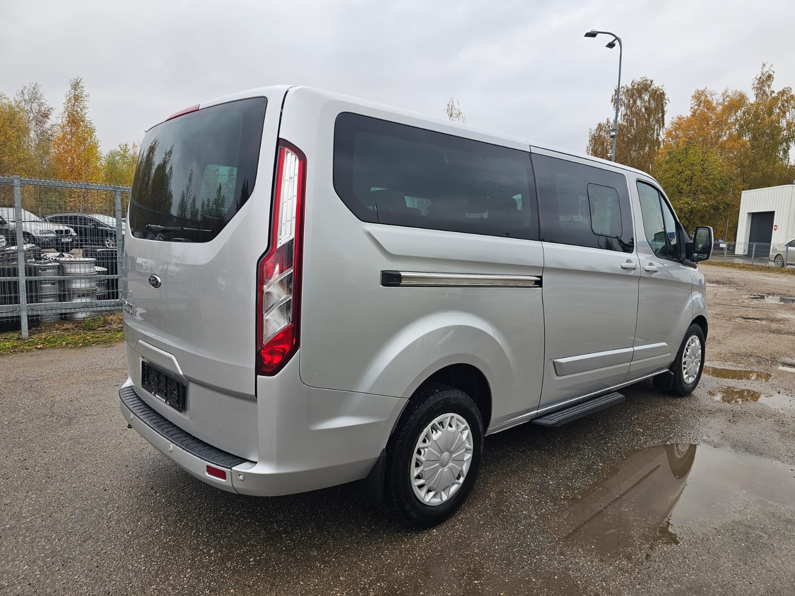 Ford Tourneo Custom, 2.0 l., keleivinis mikroautobusas, 2016-09/naudoti automobiliai/Roldana