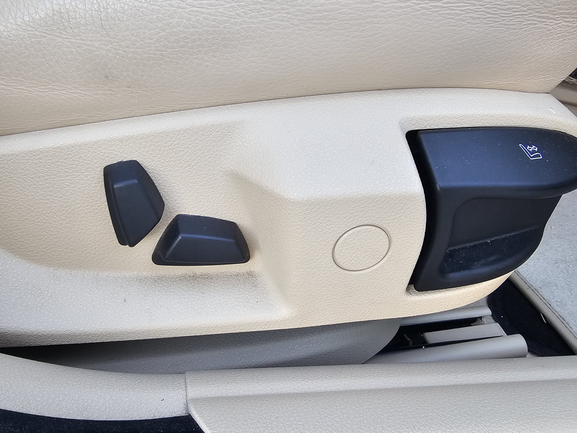 BMW 525, 2.0 l., sedanas, 2012-03/naudoti automobiliai/Roldana