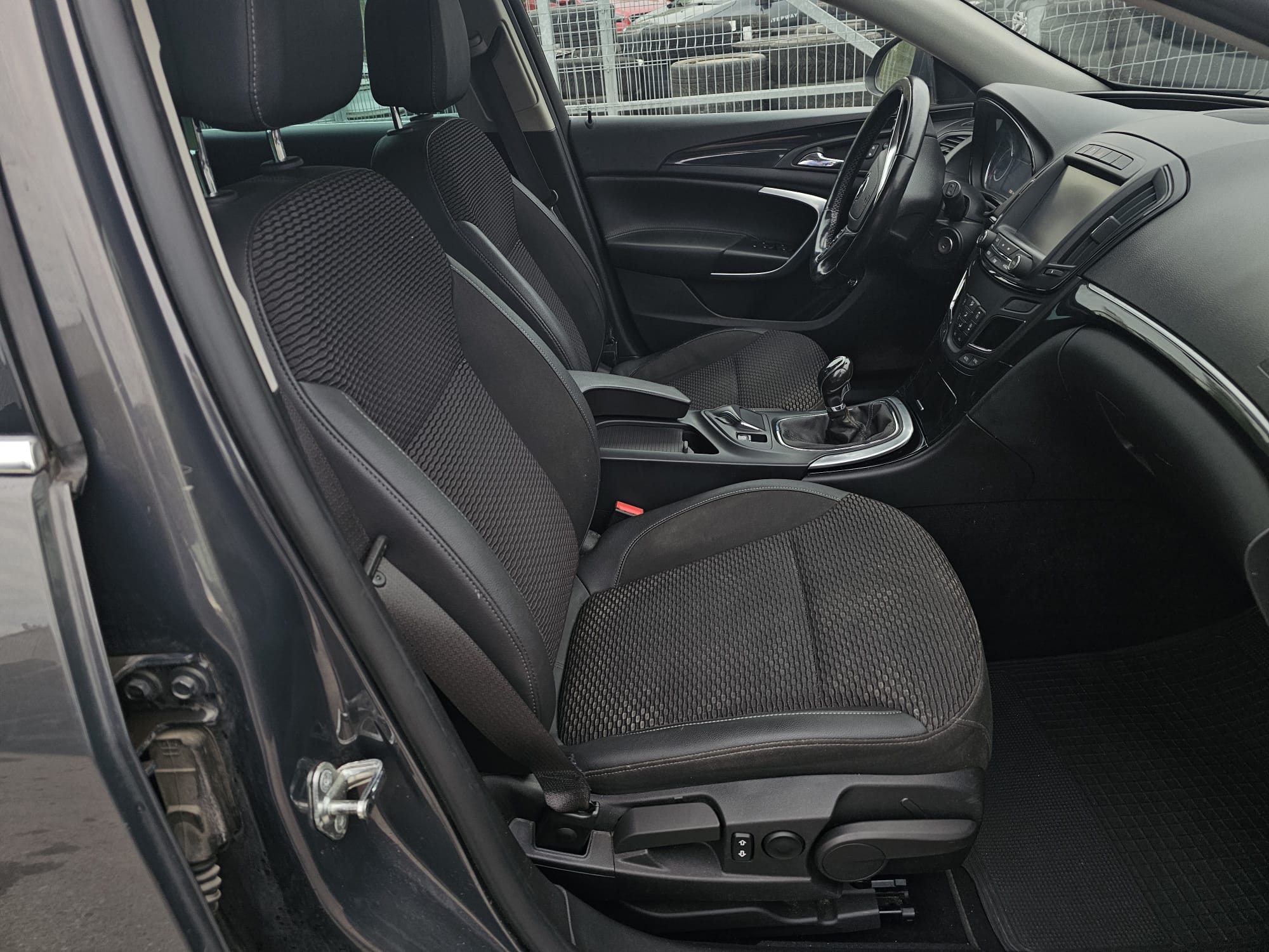 Opel Insignia, 2.0 l., universalas, 2014-09/naudoti automobiliai/Roldana