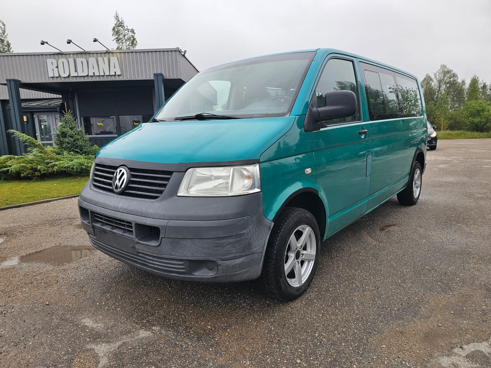 Volkswagen Caravelle, 1.9 l., passenger minibus, 2008-07/naudoti automobiliai/Roldana