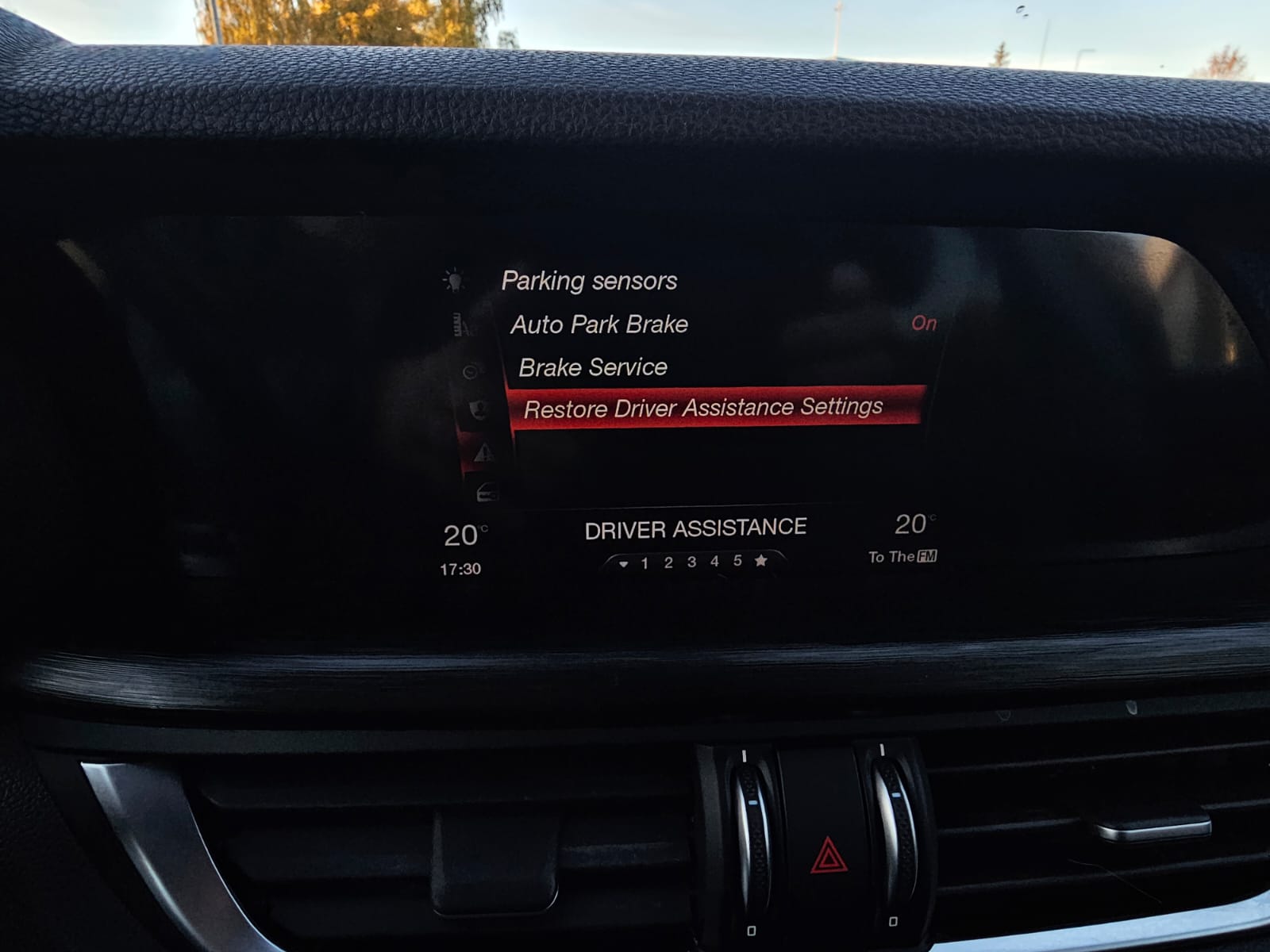 Alfa Romeo Stelvio, 2.1 l., visureigis / krosoveris, 2018-02/naudoti automobiliai/Roldana
