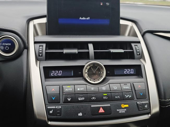 Lexus NX 300h, 2.5 l., visureigis / krosoveris, 2016-09/naudoti automobiliai/Roldana