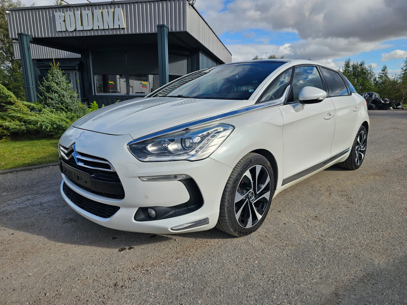 Citroen DS5, 2.0 l., Хэтчбек, 2014-03/naudoti automobiliai/Roldana
