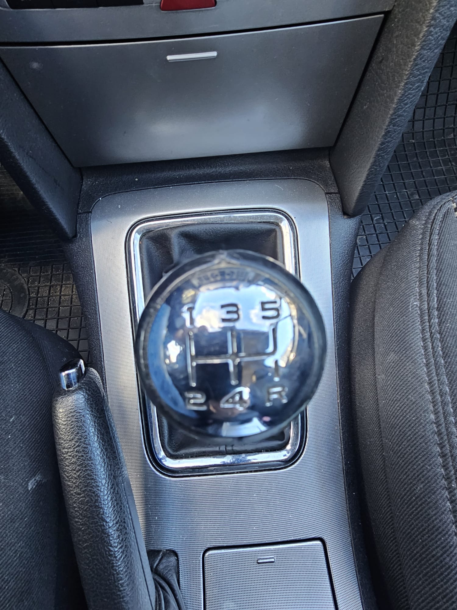 Peugeot 407, 2.0 l., sedanas, 2008-05/naudoti automobiliai/Roldana