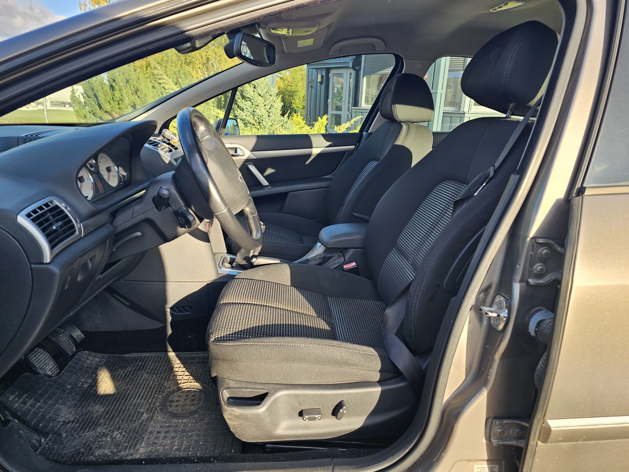 Peugeot 407, 2.0 l., sedanas, 2008-05/naudoti automobiliai/Roldana