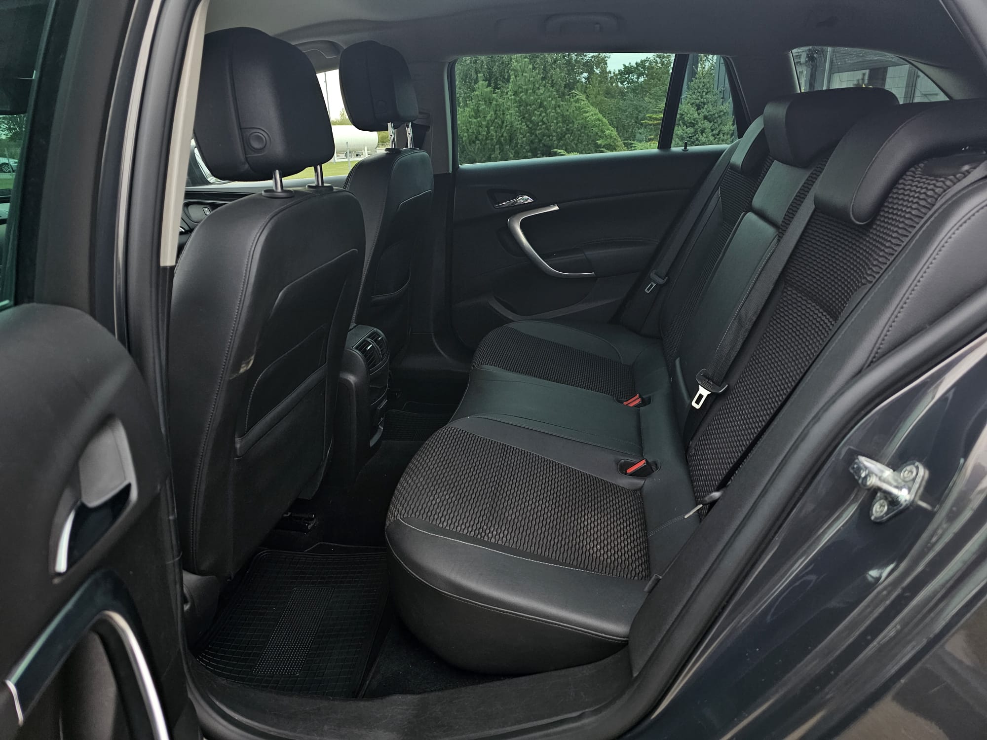 Opel Insignia, 2.0 l., universalas, 2014-09/naudoti automobiliai/Roldana