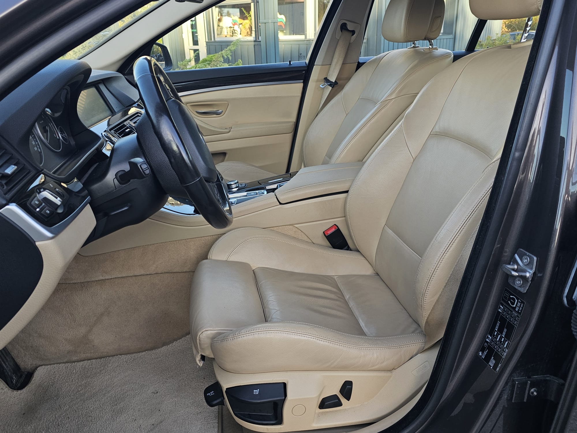 BMW 525, 2.0 l., sedanas, 2012-03/naudoti automobiliai/Roldana