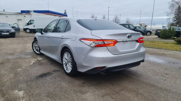 Toyota Camry, 2.5 l., sedanas, 2019